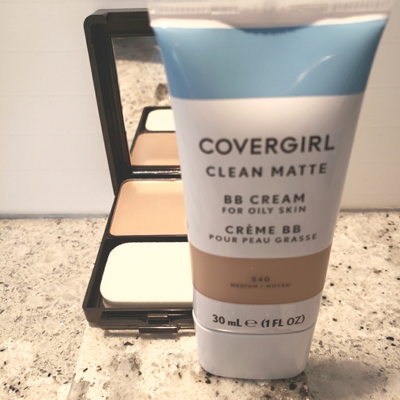 Founation Makeup Bundle. - Picture 7 of 7